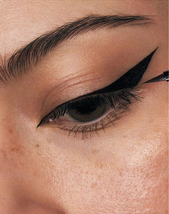 fmg CathyCat Nine Lives Precision Liquid Eyeliner 2 fmg CathyCat Nine Lives Precision Liquid Eyeliner - Image 2